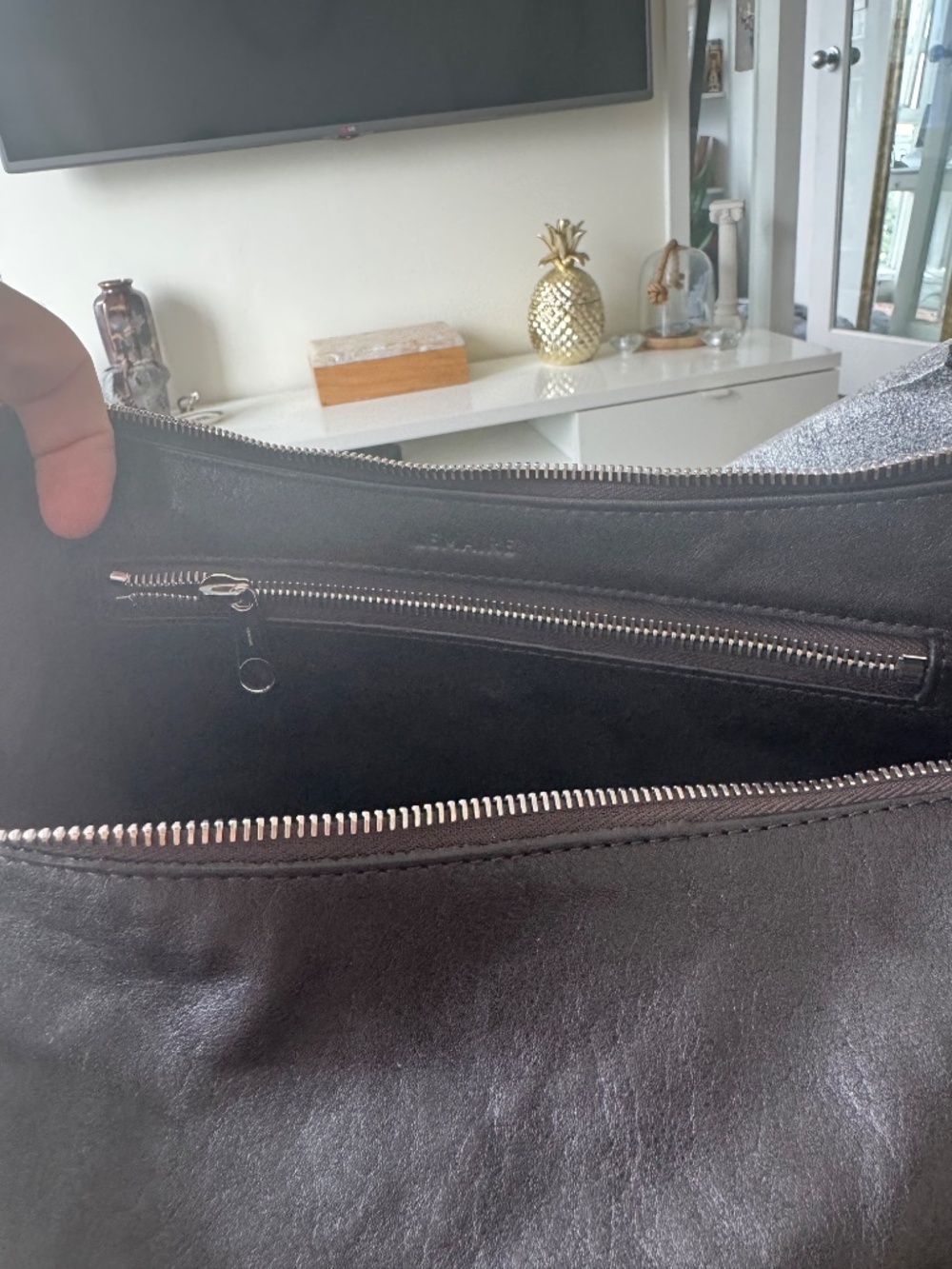 Lemaire BELTED HOBO BAG IN LEATHER - Picture 7 of 7